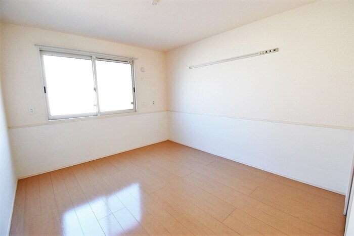 物件内観写真9　(洋室７帖)