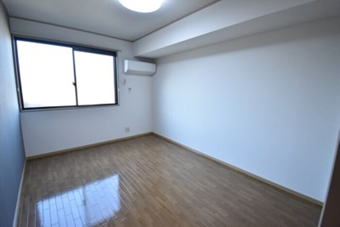 物件内観写真10　(北洋室６帖)