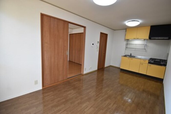 物件内観写真13　(ＤＫ９帖～南洋室６帖)