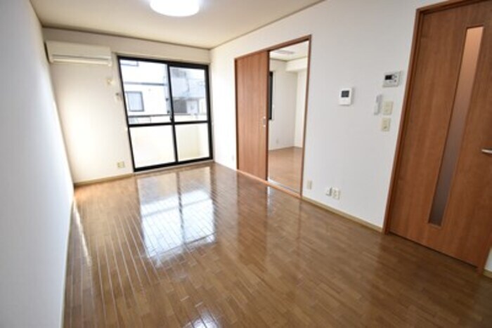 物件内観写真14　(ＤＫ９帖～南洋室６帖)