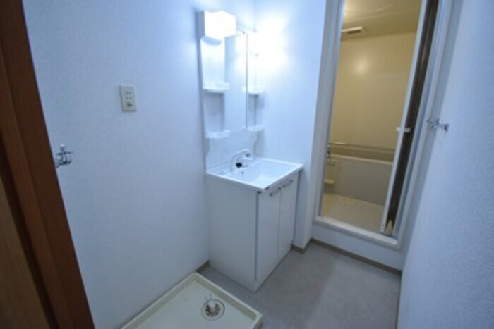 物件内観写真17　(室内洗濯機置場・洗髪洗面化粧台)