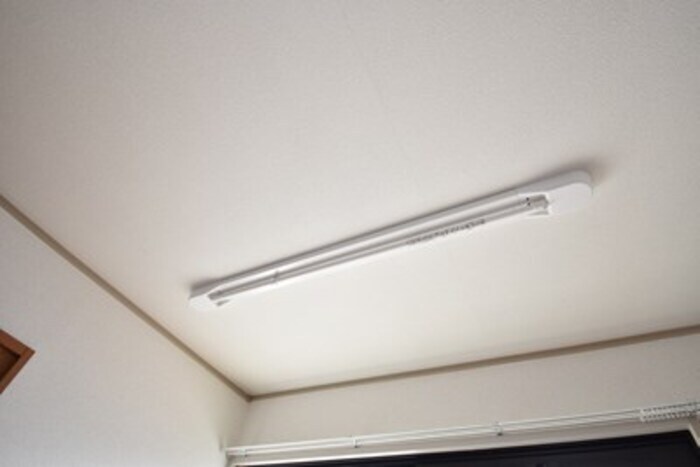 物件内観写真27　(室内物干し)