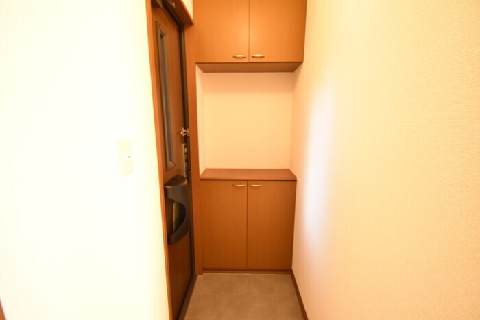 物件内観写真15　(玄関)