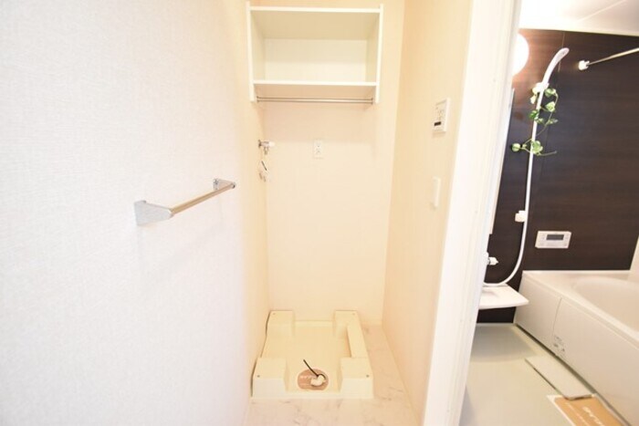 物件内観写真18　(室内洗濯機置場)