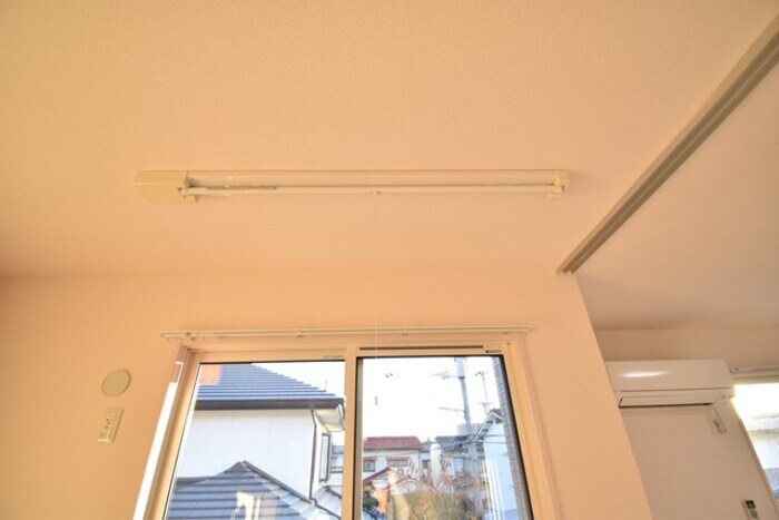 物件内観写真20　(室内物干し)