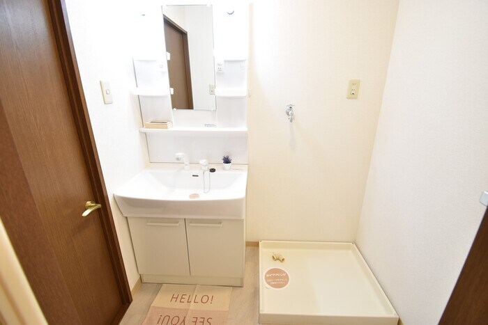 物件内観写真9　(洗髪洗面化粧台・室内洗濯機置場)