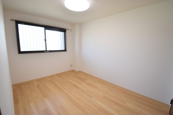 物件内観写真18　(洋室６．２帖)