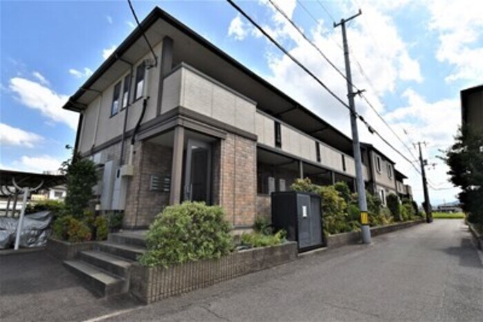 物件外観写真1　(建物外観)