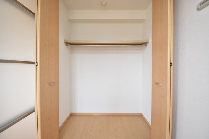物件内観写真11　(クローゼット)