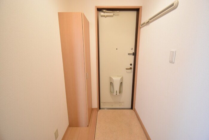 物件内観写真13　(玄関)