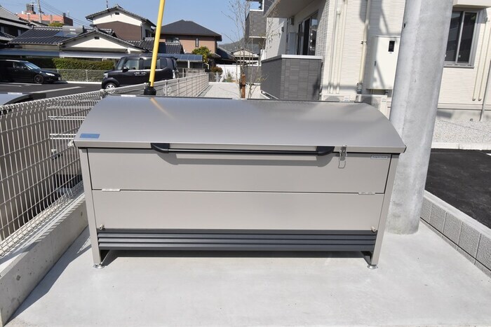 物件内観写真17　(ゴミストッカー)