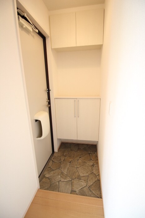 物件内観写真10　(玄関)