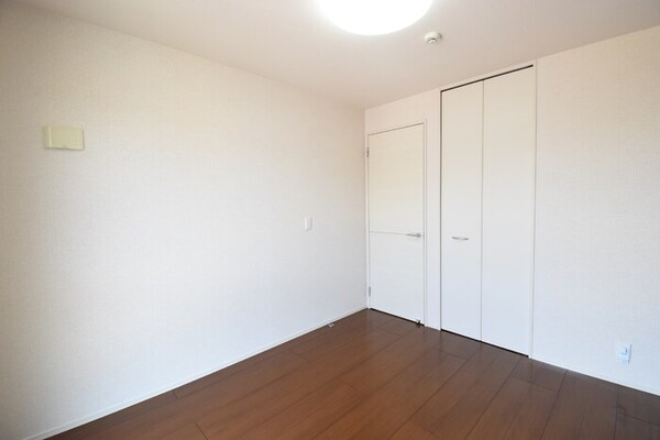 洋室(洋室５．３帖)