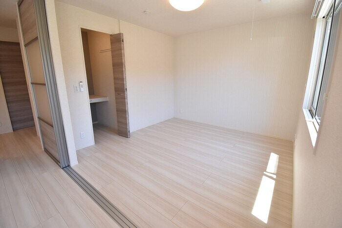 物件内観写真13　(洋室６．１帖)