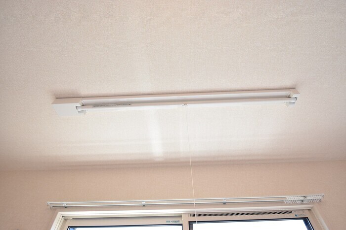 物件内観写真19　(室内物干し)