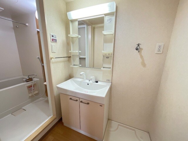 物件内観写真7　(洗髪洗面化粧台)