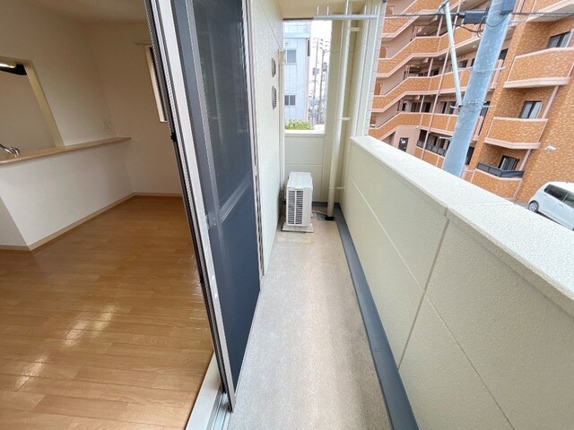 物件内観写真10　(ベランダ)