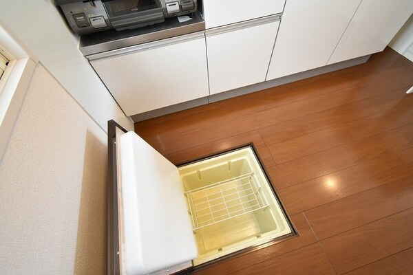 収納(床下収納)