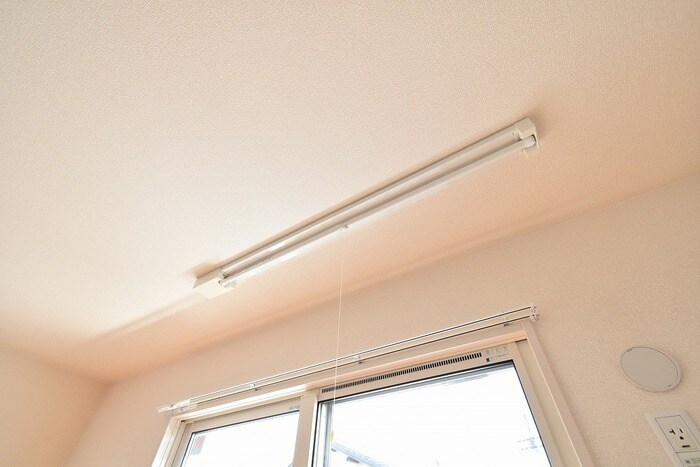 物件内観写真17　(室内物干し)