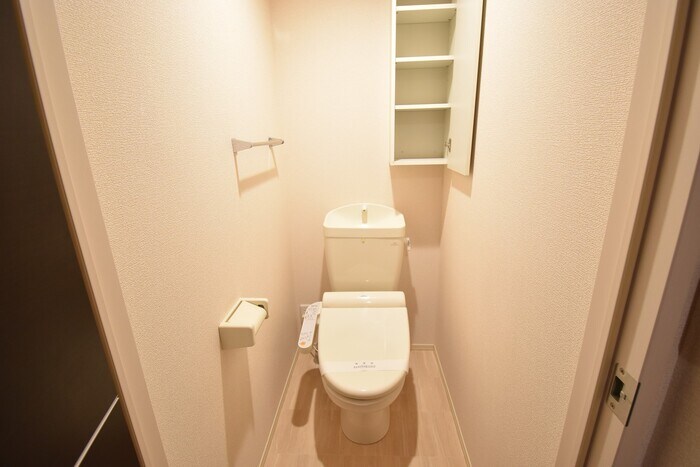 物件内観写真3　(温水洗浄暖房便座)