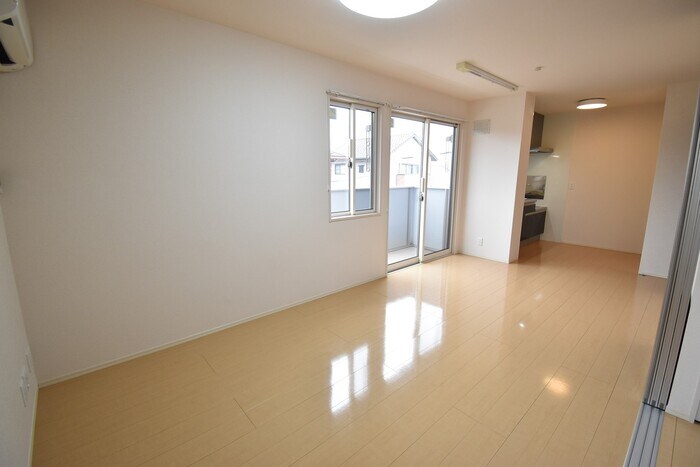 物件内観写真8　(ＬＤＫ１１．８帖)