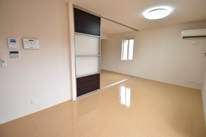 物件内観写真10　(ＬＤＫ１１．８帖～洋室４．５帖)