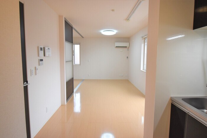 物件内観写真11　(ＬＤＫ１１．８帖)