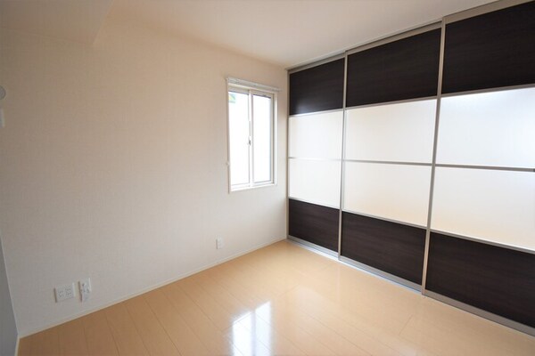 洋室(洋室４．５帖)