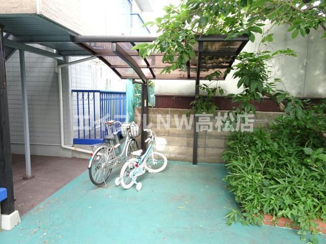 物件内観写真17　(駐輪場)