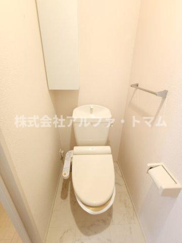 トイレ(温水洗浄暖房便座)