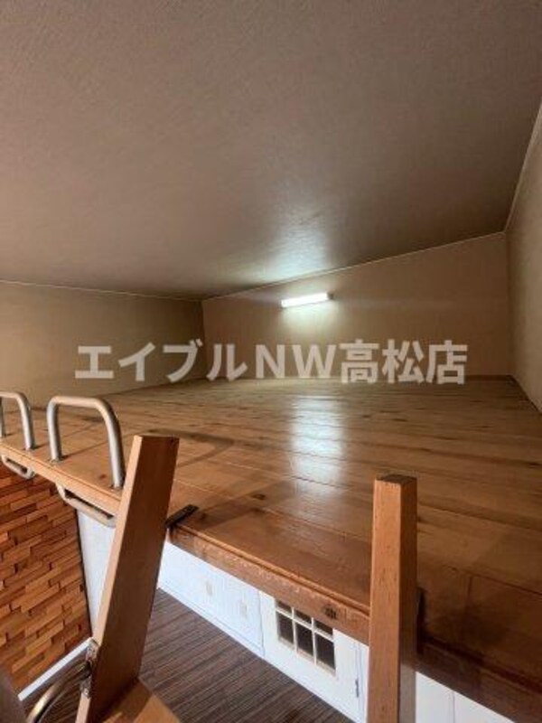 内装他