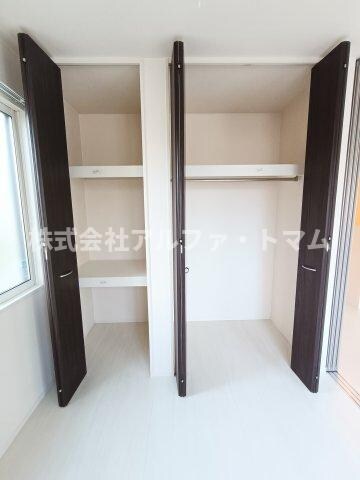 物件内観写真10　(クローゼット（南側洋室）)