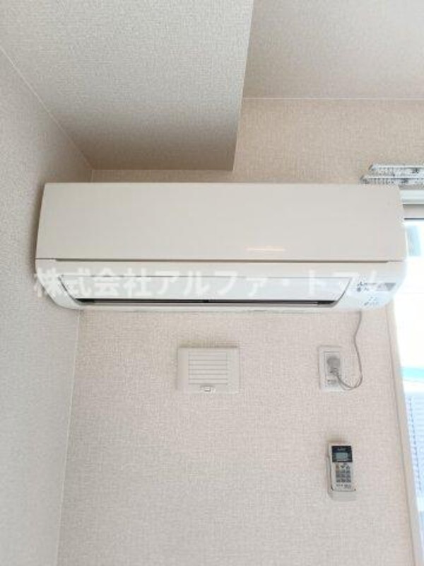 建物設備(リビングエアコン)
