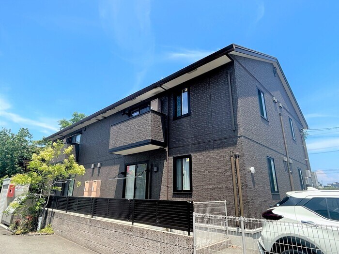 物件外観写真1　(建物外観)