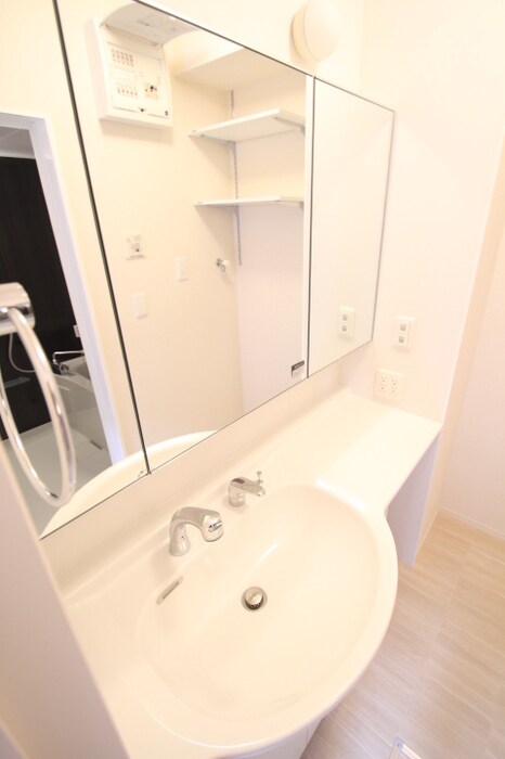 物件内観写真8　(洗髪洗面化粧台)