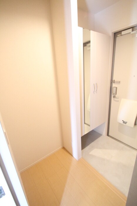 物件内観写真12　(玄関)