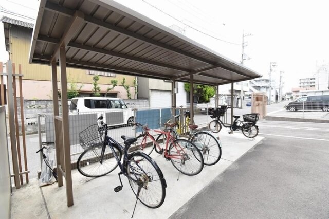 物件内観写真16　(駐輪場)