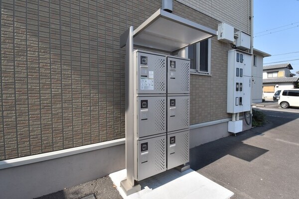 宅配ボックス