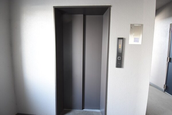 建物設備(エレベーター)