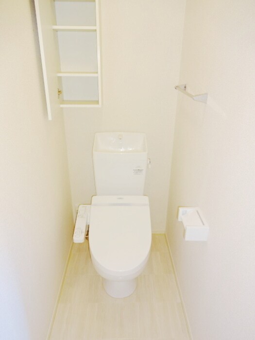 物件内観写真8　(トイレ)