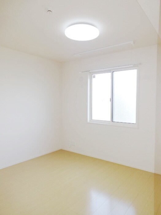 物件内観写真9　(北側洋室)