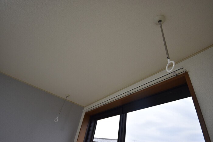 物件内観写真13　(室内物干し)