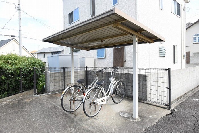 物件内観写真15　(駐輪場)