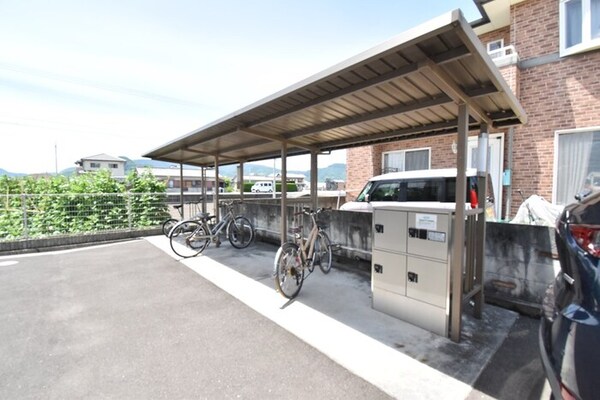 建物設備(駐輪場)