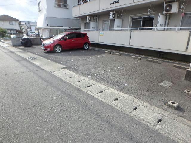 物件外観写真2　(駐車場)
