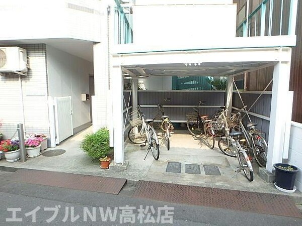 建物設備(駐輪場)
