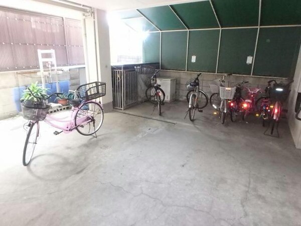 建物設備(駐輪場)