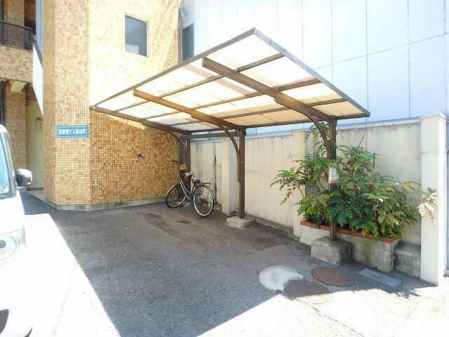 物件内観写真13　(駐輪場)