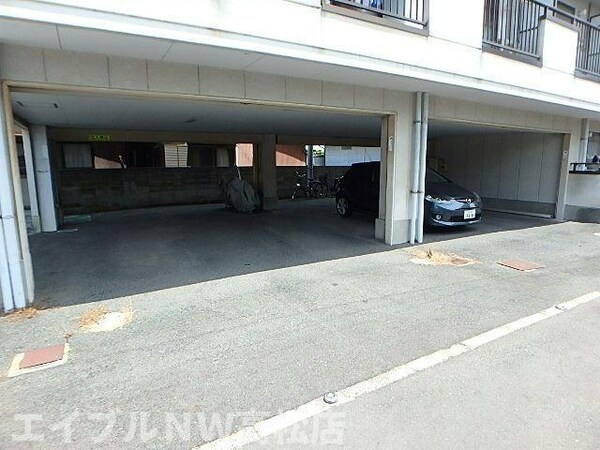 駐車場(駐車場)