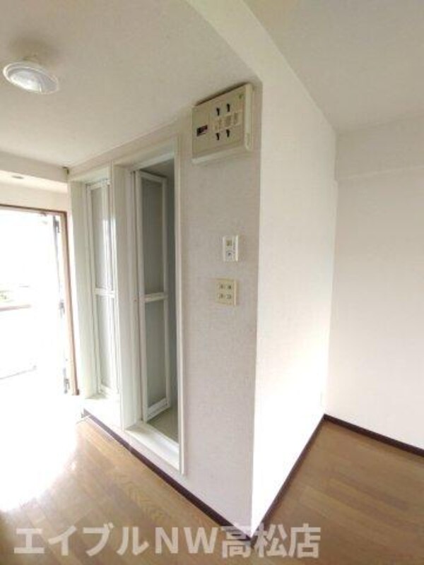 内装他